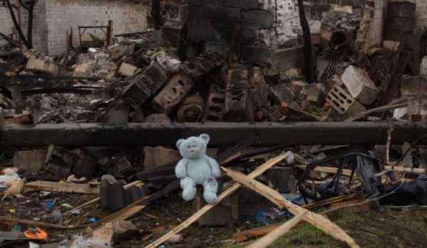 СБУ розслідує злочини росіян, що викрадали та вивозили українських дітей до Росії.