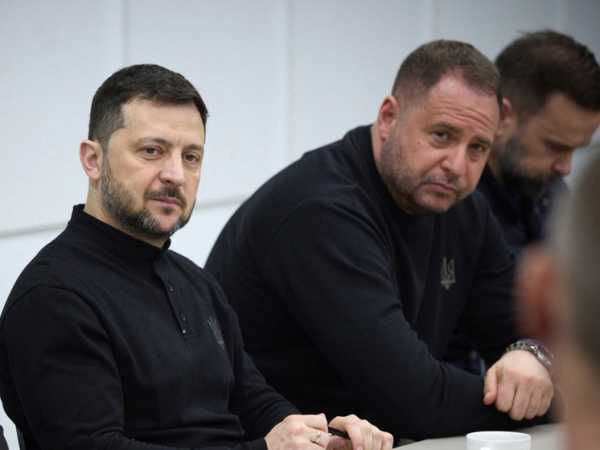 Не слід підозрювати Зеленського у хабарництві, – Єрмак