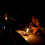 Чому десь завжди зі світлом, а десь – суцільна темрява: пояснення від “Укренерго”