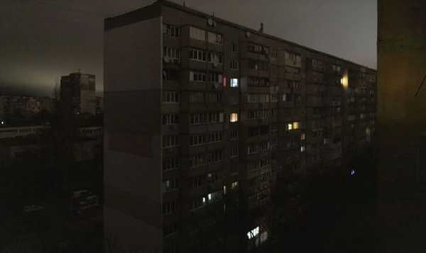 Обмеження електропостачання можуть зменшитися: експерт вказав на хитку передумову