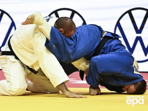 Світова федерація дзюдо, розташована в Угорщині, дала дозвіл росіянам на використання власної атрибутики.