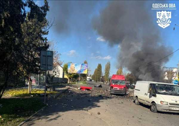 Чорноморськ зазнав ранкової атаки російських дронів: є жертви та травмовані