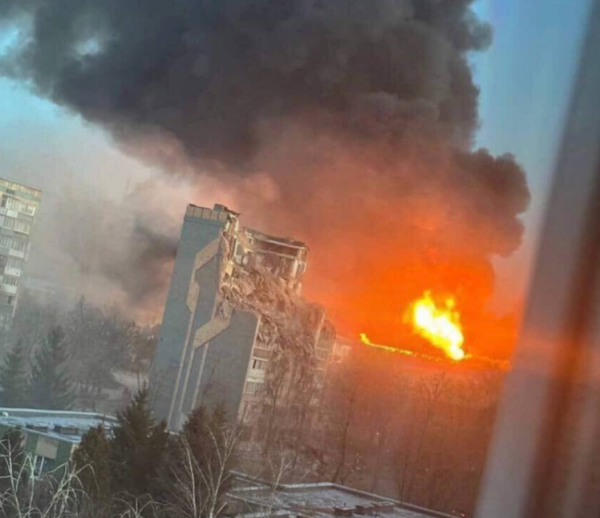 Росія атакувала житлові багатоповерхівки в Тернополі, знищено третину одного будинку