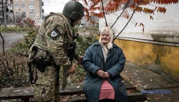 Просяна – Покровське: Під вогнем КАБів і дронів “Білі янголи” вивозять мешканців
