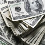 Reuters: Долар прямує до найзначнішого тижневого зниження за багато місяців