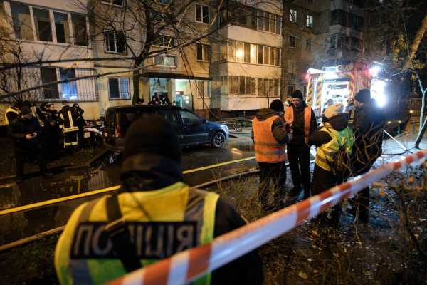 Опалення в Києві зупинено внаслідок обстрілу.