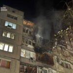 В Києві: троє жертв після російського удару, рятувальники не мають доступу до тіл.