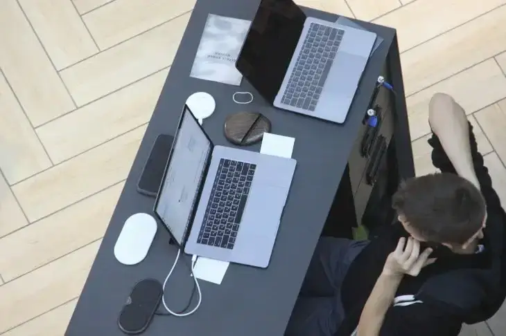 У Мінзв'язку Білорусі назвали несподівану причину погіршення якості мобільного зв'язку: перевірте свої склопакети