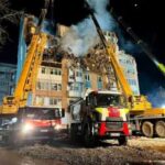 У Тернополі тривають пошуки 22 людей під руїнами багатоповерхівки.