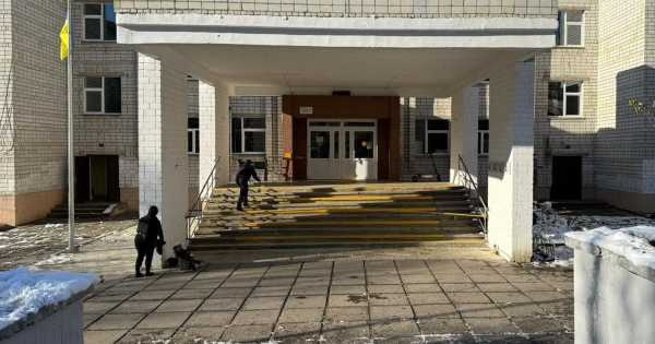 Стрілянина від батьків учнів на території львівської школи.