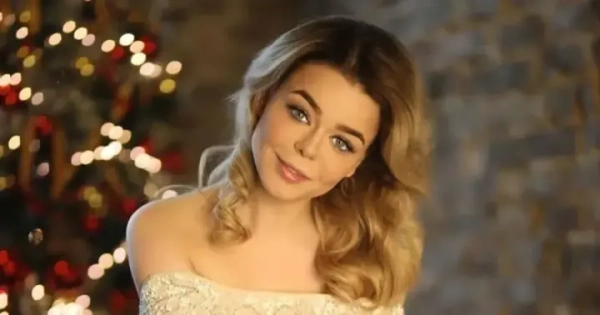 Гросу під трек “Волошки” повідомила про стать першої дитини.