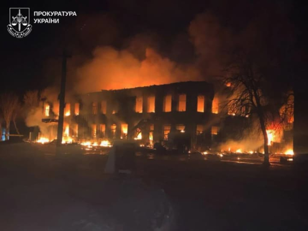 Російські війська вдарили по крамниці на Харківщині: близько 10 поранених