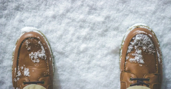 Чому небажано сушити вологе взуття нагрівачем