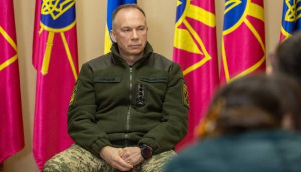 Передова сягає майже 1200 км: Сирський повідомив про кількість російських вояків.