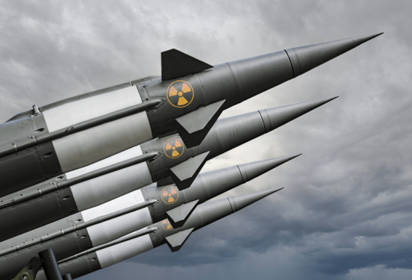 Від 5 лютого ніхто не керуватиме ядерною зброєю: чи є ризик війни?