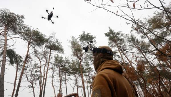 Поруч Покровська українські захисники ліквідують будь-яку помічену техніку окупантів, – військові.