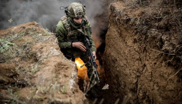 Бойові дії: 129 сутичок, 72 авіаційних удари противника.