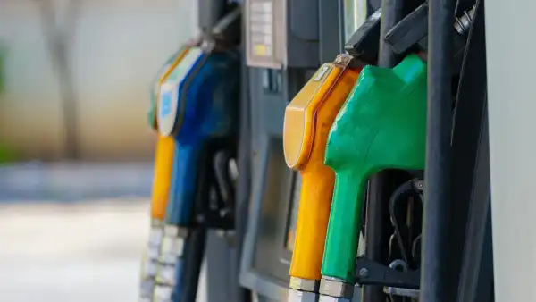 Горюче дешевшає: на яких заправках ціни вже впали
