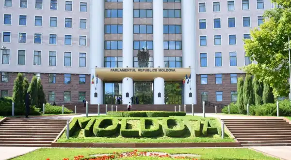 Молдовський парламент схвалив відмову від участі в СНД.