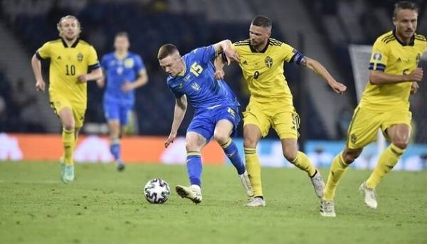 Прогнози букмекерів на кваліфікаційний футбольний поєдинок Україна – Швеція.