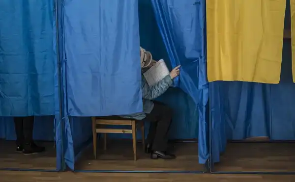 Зміна фаворитів: соцопитування про електоральні симпатії українців.