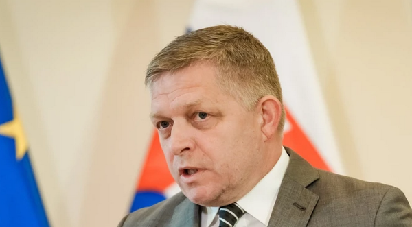 Фіцо планує наслідувати приклад Угорщини щодо заборони допомоги ЄС Україні.