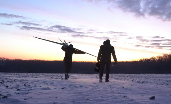 Брак набоїв змусив росіян корегувати тактику: військовий поділився подробицями.