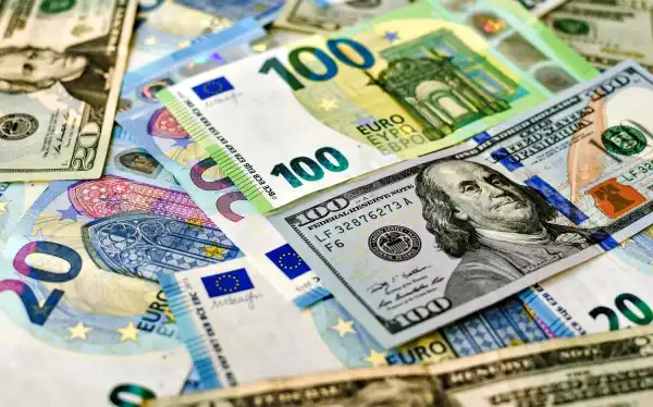 Курс валют 26 березня: вартість падає в банках