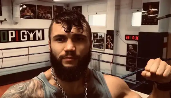 Безкоштовна піца призвела до халепи: Неприємний інцидент з українським боксером в Італії