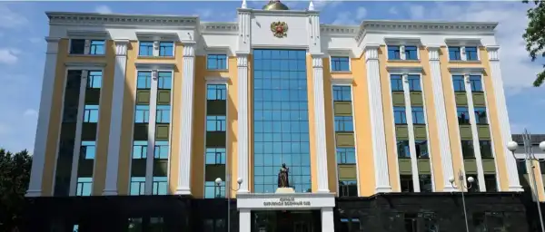 В Росії зорганізували “судилище” над захопленими в полон “азовцями”