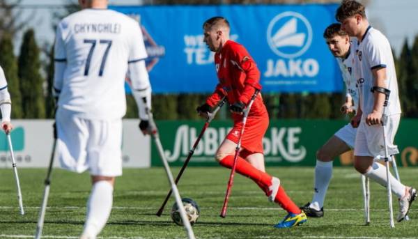 Відкриття другого ампфутбольного чемпіонату України: перші поєдинки.