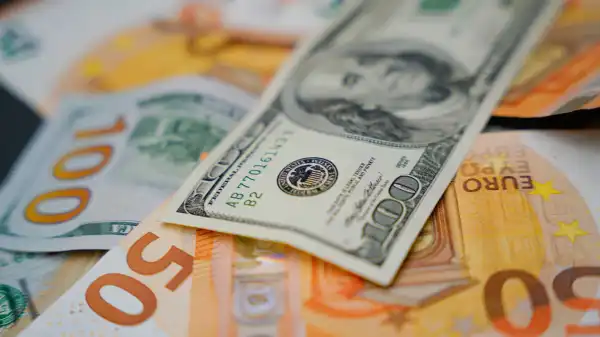 Валютні курси в банках та обмінниках на 6 квітня: актуальні…