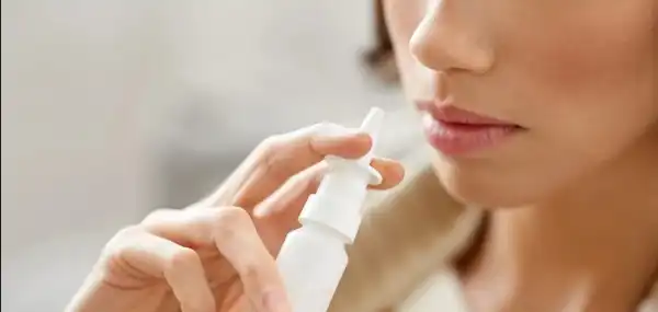 Інноваційний спрей для носа протидіє старінню мозку: науковці пояснили механізм його дії