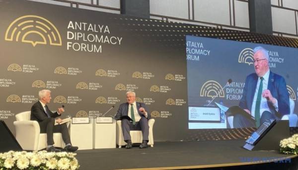 Сибіга на турецькій зустрічі повідомив про зміцнення українських сил на передовій