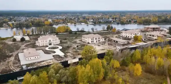 Зведення котеджів біля Києва: НАБУ і САП оголосили підозру ще 6 членам організованого угрупування