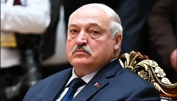 Лукашенко поділився подробицями бесіди з Макроном щодо України та повідомив про майбутній візит представника Франції до Мінська.