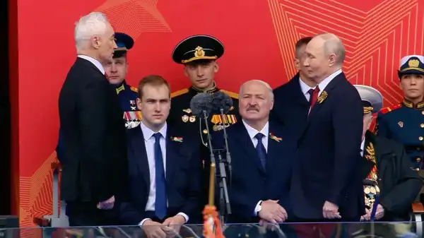 “Тріумфи” армії рф викликають глузування: російська верхівка та загал втратили довіру до Путіна