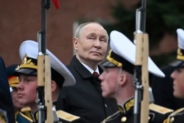 Виснажлива стратегія: Путін має намір захопити не лише Донбас, а й Київ та Одесу, – FT