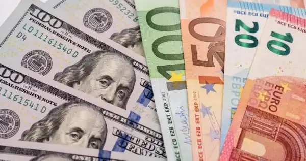 Валютні курси на 12 травня: значне зростання долара та євро.