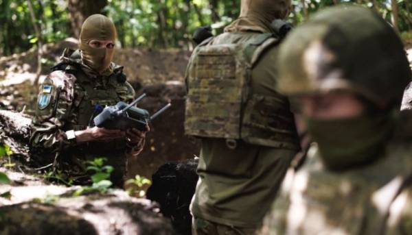 На передовій від ранку сталося 44 бойові зіткнення, противник найбільш активний на…