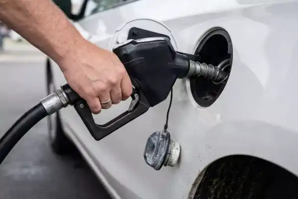 Вартість пального: скільки коштують бензин, дизельне паливо та газ 12…