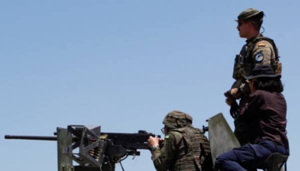 Українські захисники опановували стрілецьку зброю під час місії EUMAM Ukraine в Іспанії.