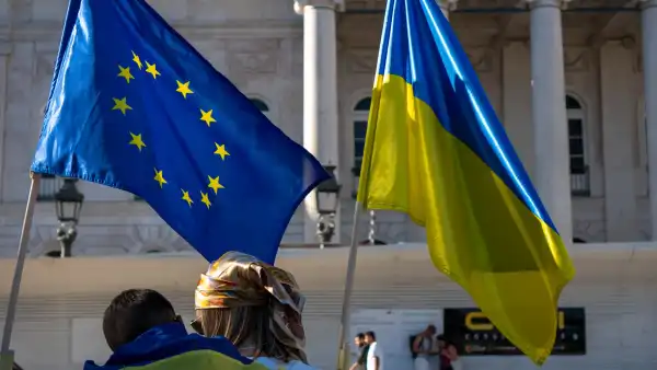 Глава Міноборони Польщі: Україна не зможе приєднатися до ЄС, якщо продовжить шанувати Бандеру