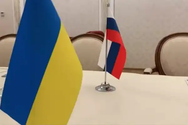 Москва не розпочне справжні мирні переговори до 2027 року, — FT