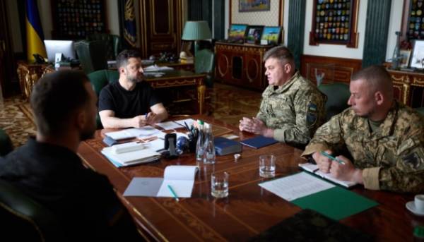 Президенту України Володимиру Зеленському надали інформацію щодо готовності до можливих сценаріїв розвитку ситуації на відтинку Чернігів-Київ.
