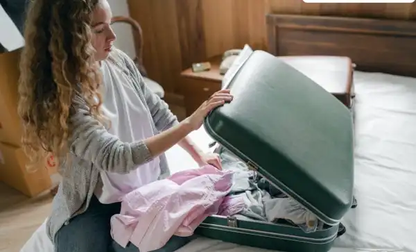 Як пакують валізи професіонали: метод складання речей без метушні