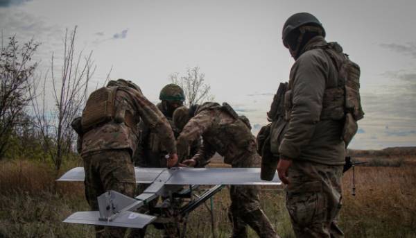 Військові захисту України завдали ударів по аеродрому в Криму, складах російських боєприпасів…