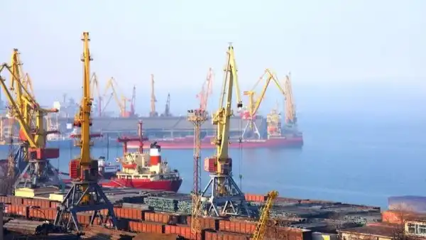 Морський експорт із України майже зупинився, ситуація незабаром може стати критичною, – експерт