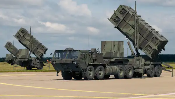 Польща не планує надавати Україні більше ракет Patriot, – Туск