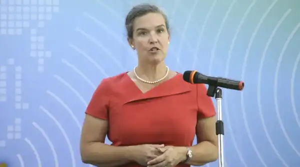 Новим тимчасовим повіреним у справах США в Україні стала Сандра Аудкірк.